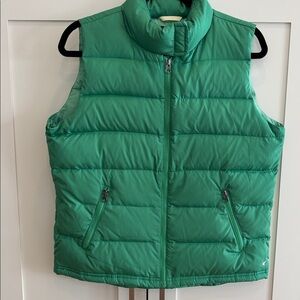 American Eagle Outfitters women's down puffer vest in Kelly Green